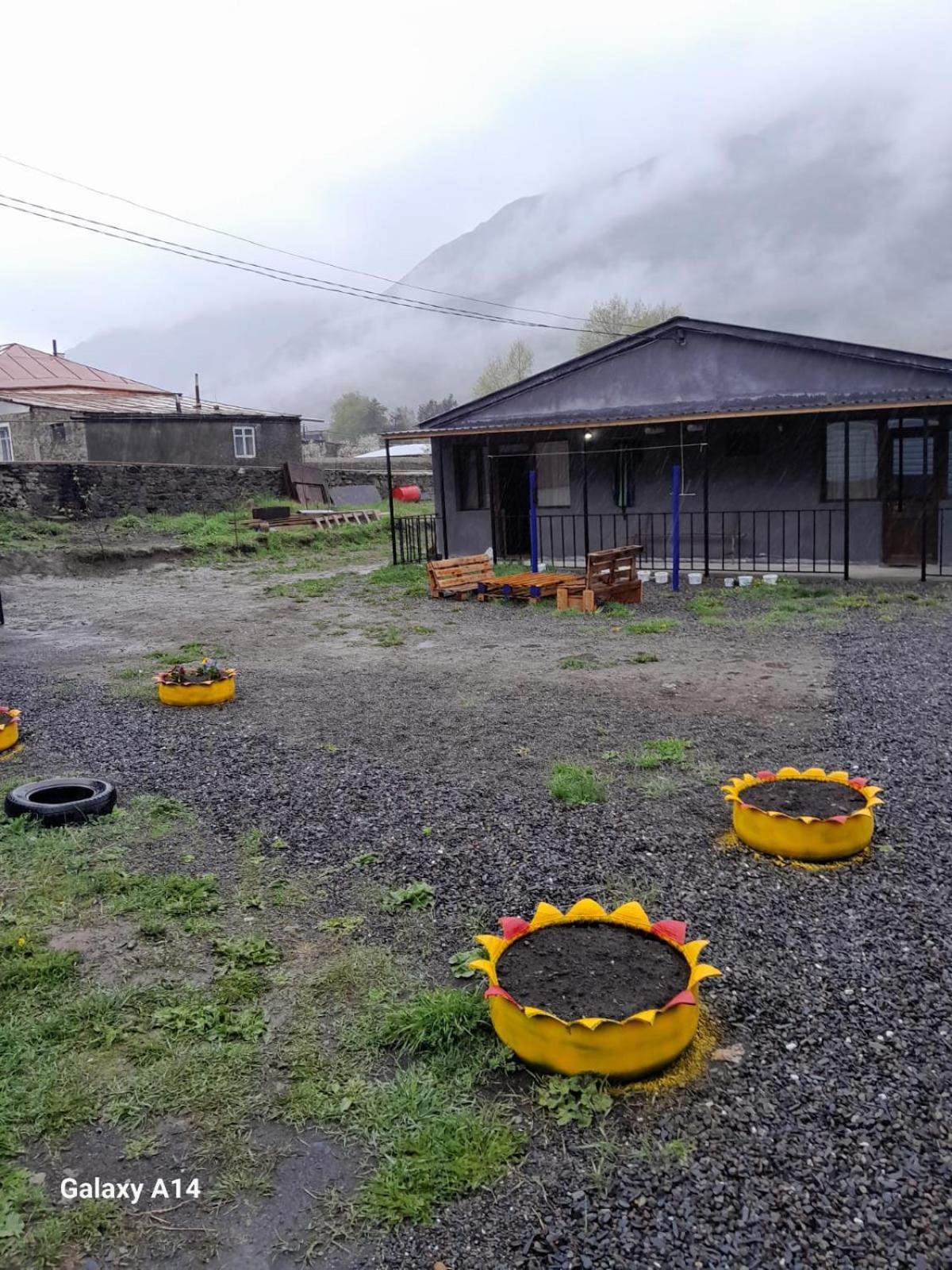 Hotel Nikolozi Kazbegi Exterior foto